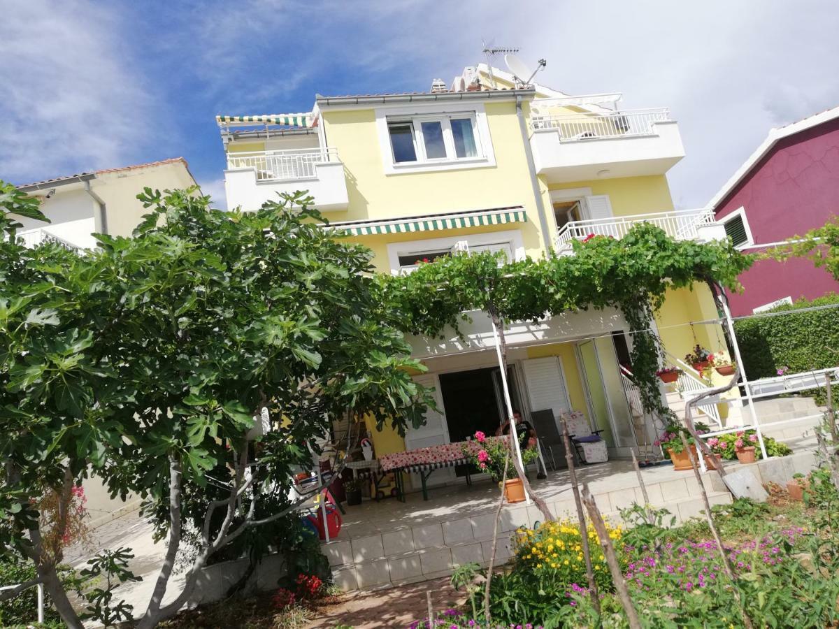 Apartmani Marija Primošten Eksteriør billede
